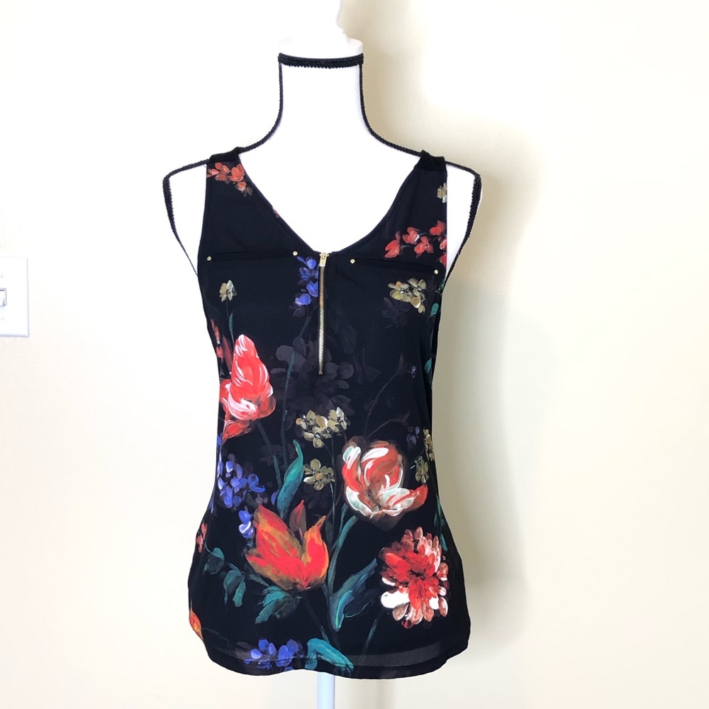 Express Women’s Black Sleeveless Floral Tank Top